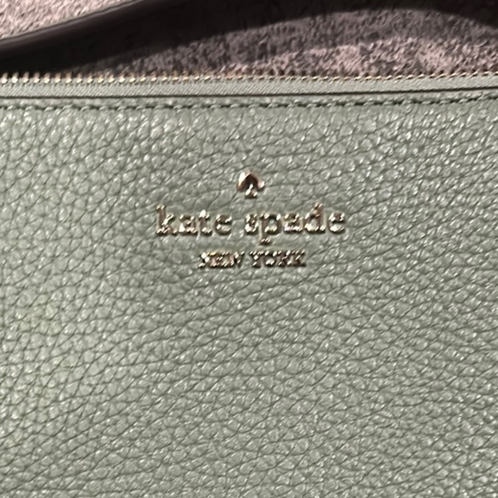 KATE SPADE ♠️ Light Green Crossbody Bag - Picture 4 of 4